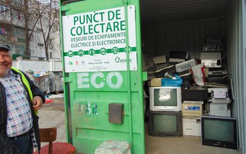 Aproximativ 6000 kg de deșeuri …