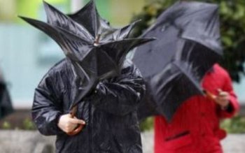 Ploi, vânt puternic şi vreme …