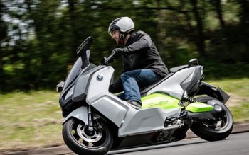 A plecat la plimbare cu …