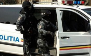 Percheziţii la locuinţele unor persoane …