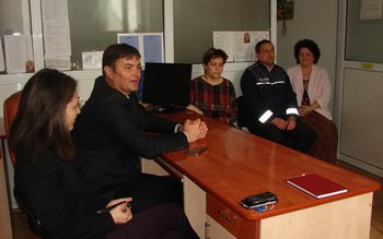 Prefectul judeţului, în vizită la …