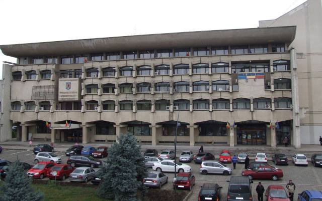 Anunț de participare pentru acordarea de finanţări nerambursabile din fondurile bugetului Judeţului pentru activităţi nonprofit de interes judeţean