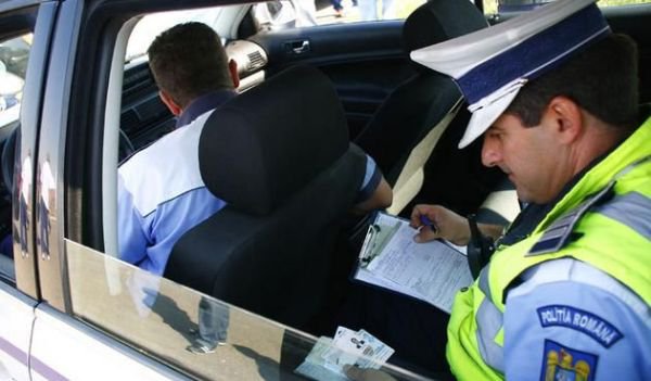 Dosar penal pentru un bărbat depistat în trafic fără permis de conducere