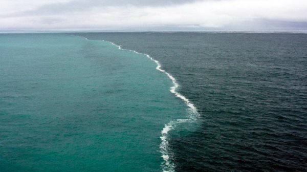 Două oceane se întâlnesc, dar nu se amestecă! Fenomenul care te lasă fără cuvinte. VIDEO