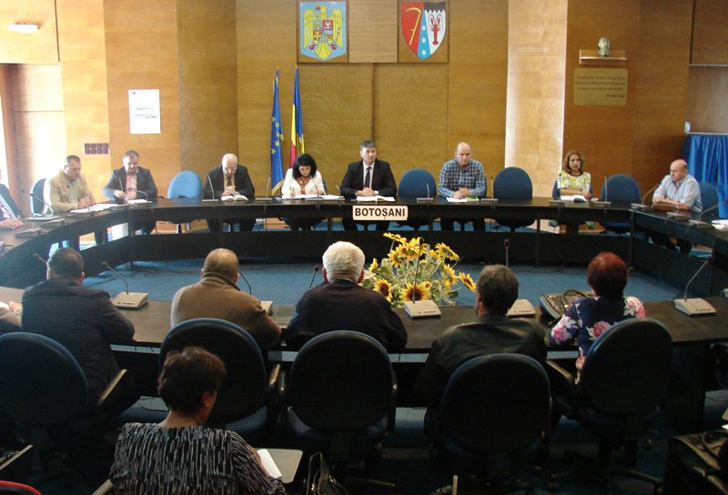 Întâlniri de lucru cu toţi reprezentanţii primăriilor din judeţ - FOTO