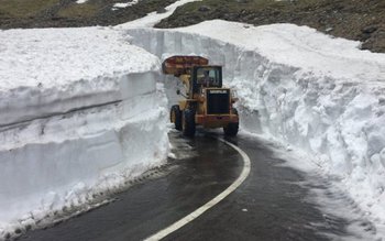 Zăpadă de cinci metri, acum, …