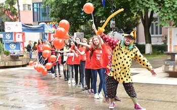 Peste 15.000 de participanți la …