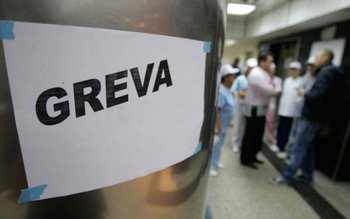 GREVĂ în primării, consilii județene …