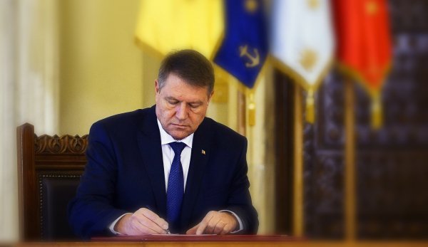 Este OFICIAL: avem o nouă zi de comemorare națională! Președintele Iohannis a promulgat legea