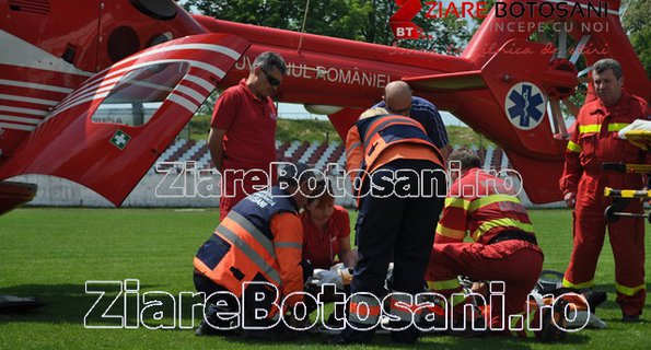 Femeie aflată în stare gravă preluată de urgență de la Dorohoi de un elicopter SMURD