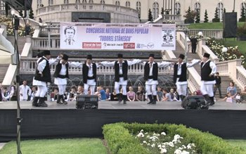 Formaţia de dansuri populare „DATINA” …