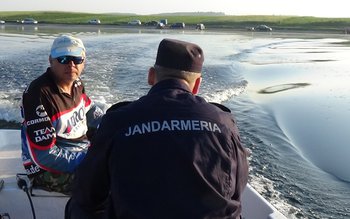 Trei pescari depistați fără permis …