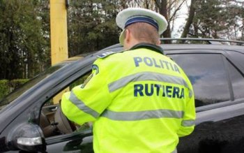 În minivacanţă, poliţia română a …
