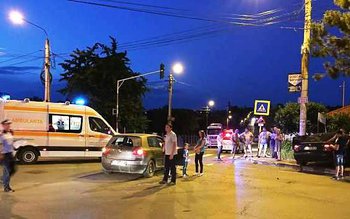 Impact violent într-o intersecţie din …