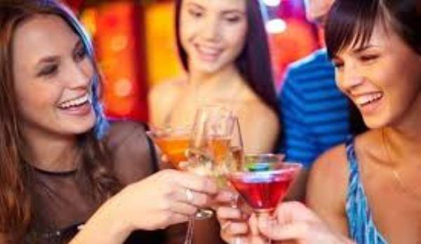 De ce unii oameni se înroșesc imediat ce consumă alcool