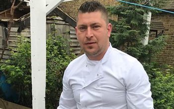 Ambasada României caută o formă …