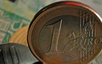 Premieră absolută în istoria bancară. …