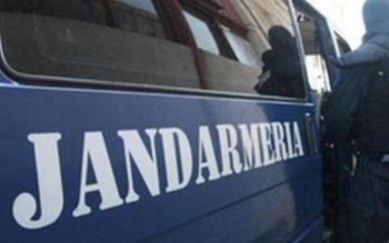 Patronul unei pizzerii lovit cu …