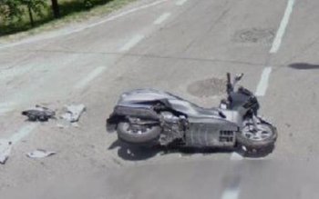 Inconștiență... S-a urcat pe un …