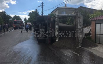 Un tir încărcat cu semințe …