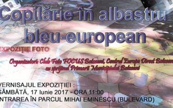 Expoziție foto: „Copilărie în albastru-bleu …