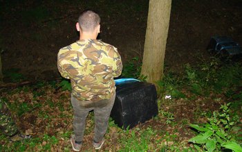 Contrabandist reţinut la frontieră - …