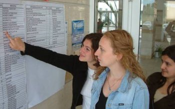 Locuri de muncă vacante în …