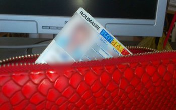 Cărţi de identitate româneşti false, …