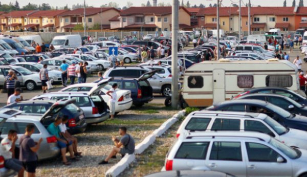 Românii au înmatriculat, în cinci luni, de 6 ori mai multe mașini second hand decât noi