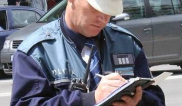 Un bărbat a dat în judecată Poliția, după ce a fost amendat că nu purta centura de siguranță în parcare