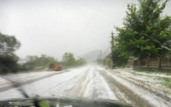 Peisaj de iarnă în mijlocul …