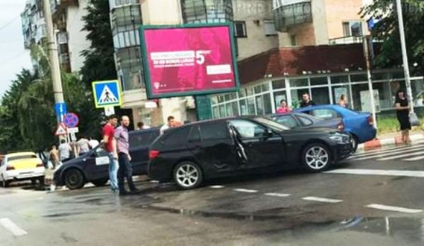 ACCIDENT! Trei mașini avariate pe Calea Națională!