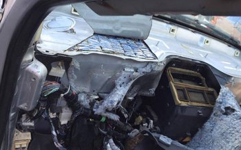 Bord de Mazda „umplut” cu …