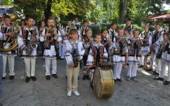 Week-end tradițional la Botoșani. Festivalul …
