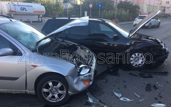 Accident! Doi șoferi și-au avariat …
