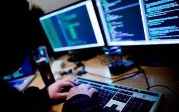 Hackeri reţinuţi după ce au …