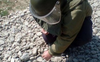 GRAV! Grenadă găsită în balastul …