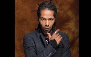 Cântăreţ român, fost concurent la …