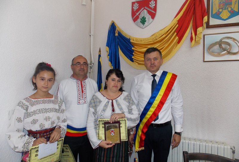 Primăria comunei Ibănești premiază perfomanțele - FOTO