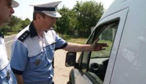 În ce condiţii are voie poliţistul să-ţi controleze portbagajul