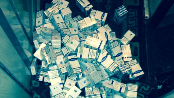 Zeci de mii de țigarete de contrabandă, confiscate de polițiștii botoșăneni
