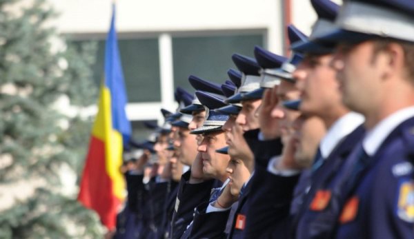 Polițiști pe bandă rulantă. Ministerul de Interne reduce perioada de școlarizare în școlile de subofițeri de la 2 ani la un an