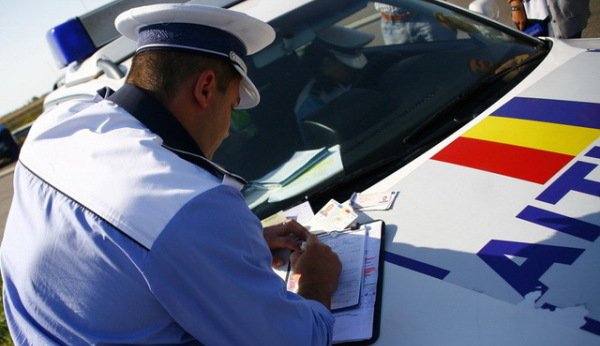 Încă un dosar penal pentru un tânăr care circula fără permis auto