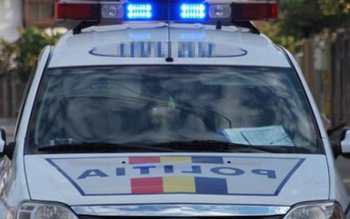Poliţist aflat în timpul serviciului, …