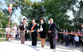 Școală modernizată pentru 200 de …