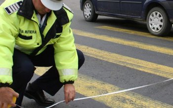 Femeie lovită pe trecerea de …