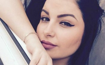 O româncă care locuieşte în …