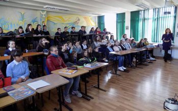 Poliţiştii botoşăneni alături de elevi …