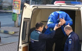 Două mandate de arestare executate …