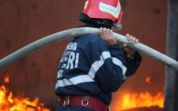 Incendiu puternic la clădirea unei …